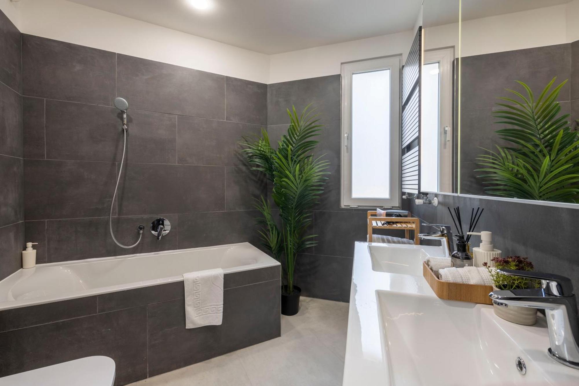 Exclusive & Central Duplex Residence By Prestige Homes Будапеща Екстериор снимка