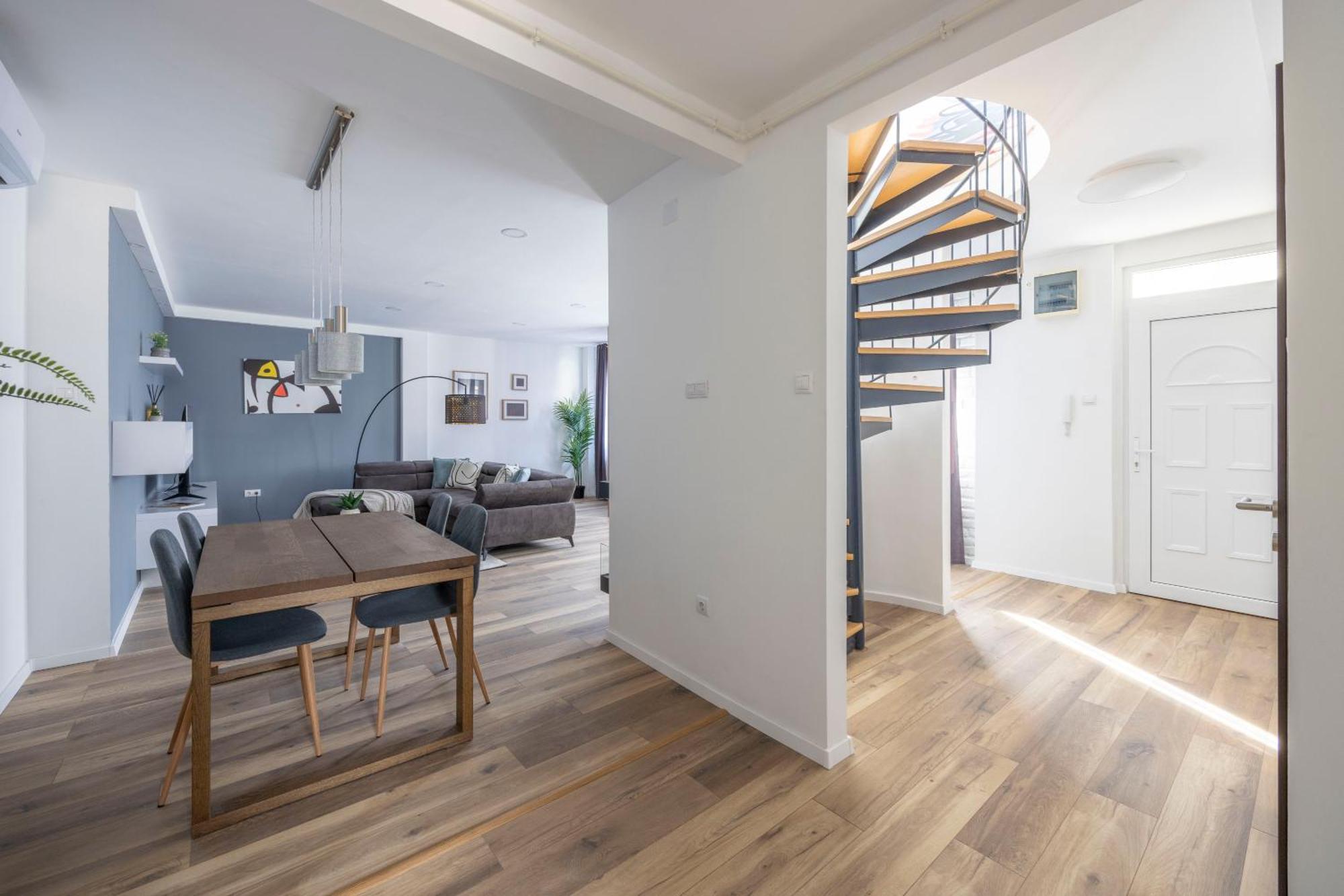 Exclusive & Central Duplex Residence By Prestige Homes Будапеща Екстериор снимка